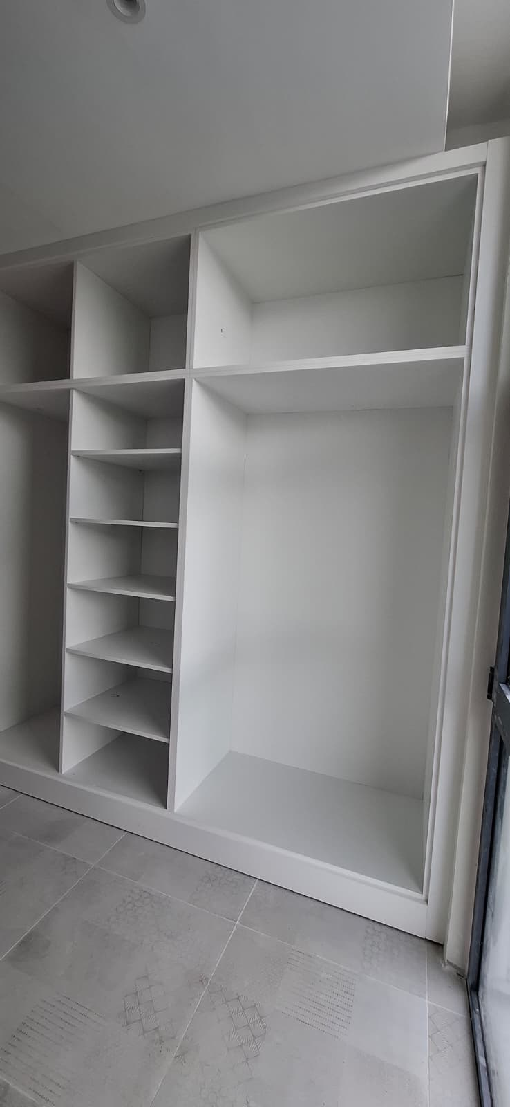 Custom wall wardrobe