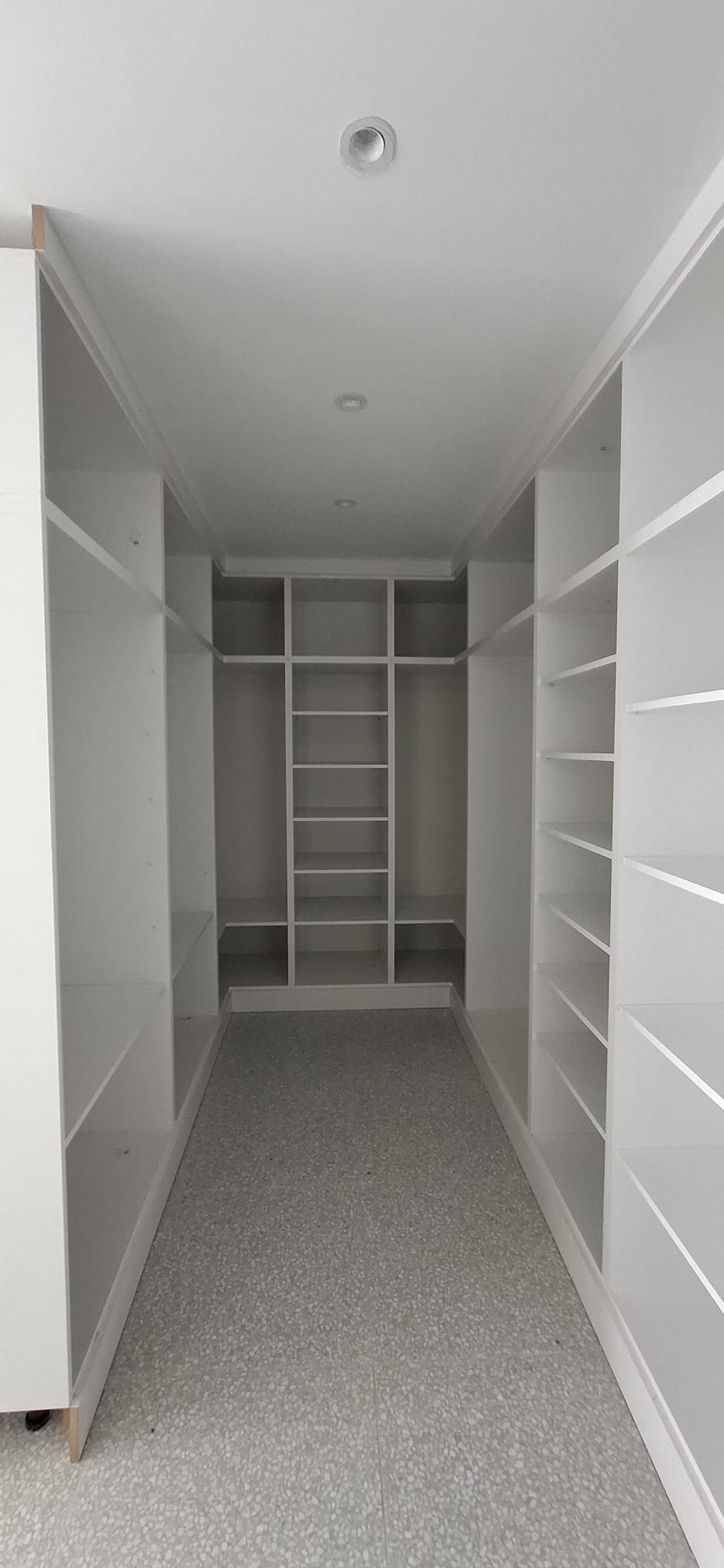 Walk-in closet solution
